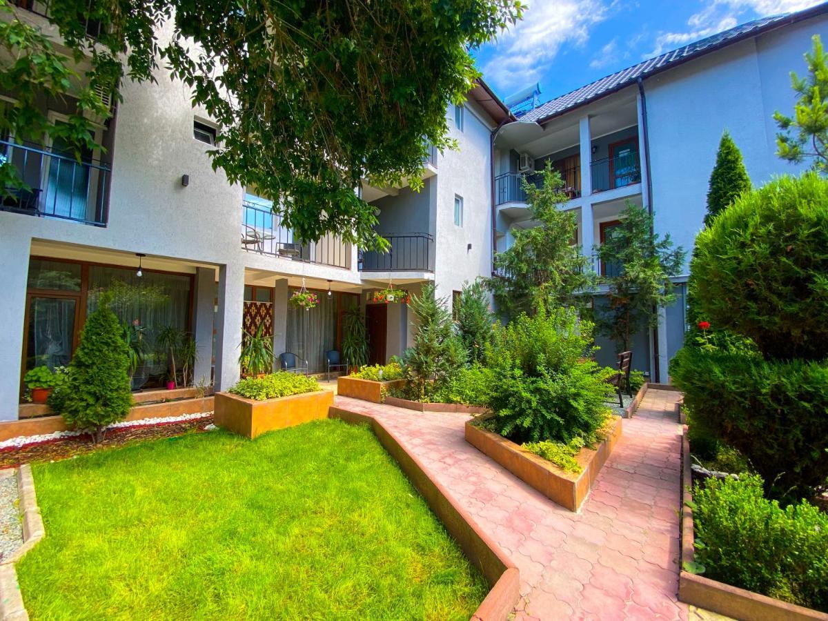 Casa Leul 3*